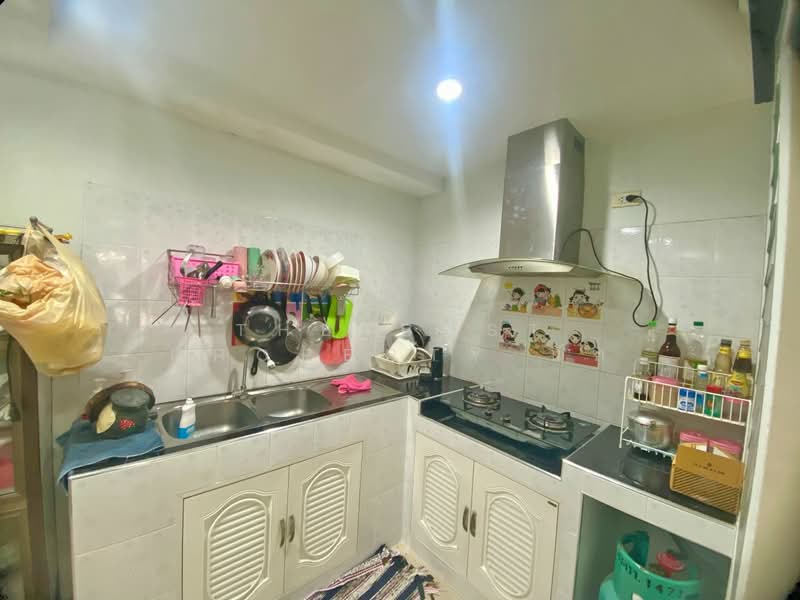 หมู่บ้านประภัสสร วิลล์ อมตะนคร-หนองตำลึง (Praphassorn Ville Amata Nakorn-NongTumlueng), Chon Buri (Pattaya), Nong Tamlung, Phan Thong, Chon Buri (Pattaya), 2 Bedrooms, 56 sqm, Townhouse For Sale, by The Best Property นัท, 500171422 - DDproperty.com