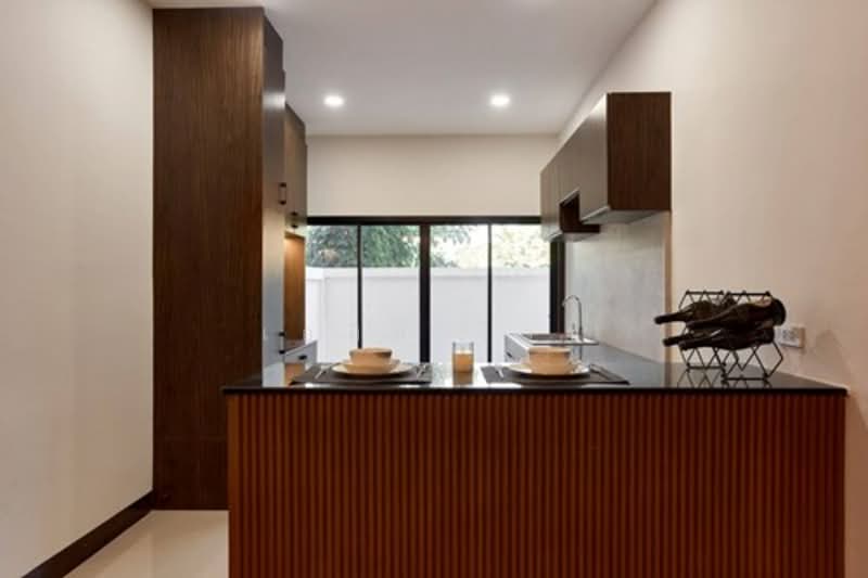 Chang Phuak, Chiang Mai, Chang Phuak, Muang Chiang Mai, Chiang Mai, 4 Bedrooms, 317 sqm, Townhouse For Rent, by เอมิล ไวซ์, 500171430 - DDproperty.com