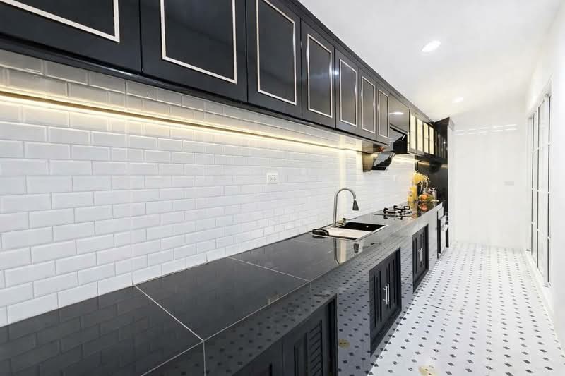 House 4 Bedroom for Rent in Nern Plub Wan East Pattaya, Chon Buri (Pattaya), Bang Lamung, Bang Lamung (Pattaya), Chon Buri (Pattaya), 4 Bedrooms, 160 sqm, Single Detached House For Rent, by PLC Real Estate, 500171455 - DDproperty.com