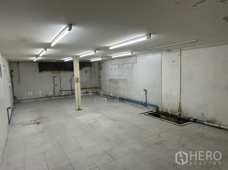 For rent Retail Space 139 sqm in Khlong Tan Nuea, Watthana, Bangkok BTS Asok hre00322, Bangkok, Khlong Tan Nua, Watthana, Bangkok, , 139 sqm, Retail Space For Rent, by Hero Realtor Co., Ltd., 500171463 - DDproperty.com