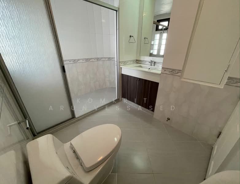 Oriental Towers, Bangkok, 25 Soi Ekkamai 12, Ekkamai Road, Khlong Tan Nua, Watthana, Bangkok, 4 Bedrooms, 453 sqm, Condo For Rent, by Komkrit Arunvessased , 500171484 - DDproperty.com