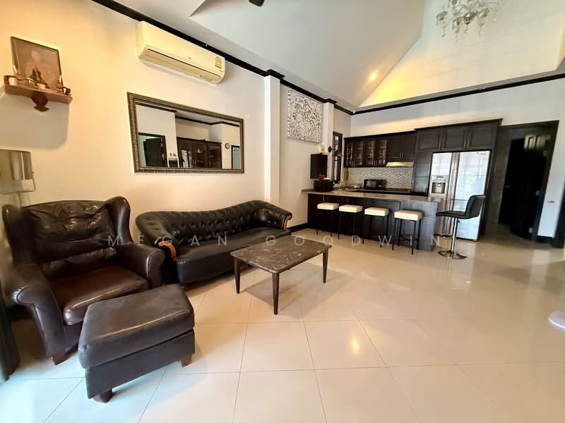 Pratumnak Pool Villa, Chon Buri (Pattaya), 352/161 Pratumnak soi5 Pattaya, Nong Pru, Bang Lamung (Pattaya), Chon Buri (Pattaya), 3 Bedrooms, 250 sqm, Villa For Rent, by Megan Goodwin, 500171556 - DDproperty.com