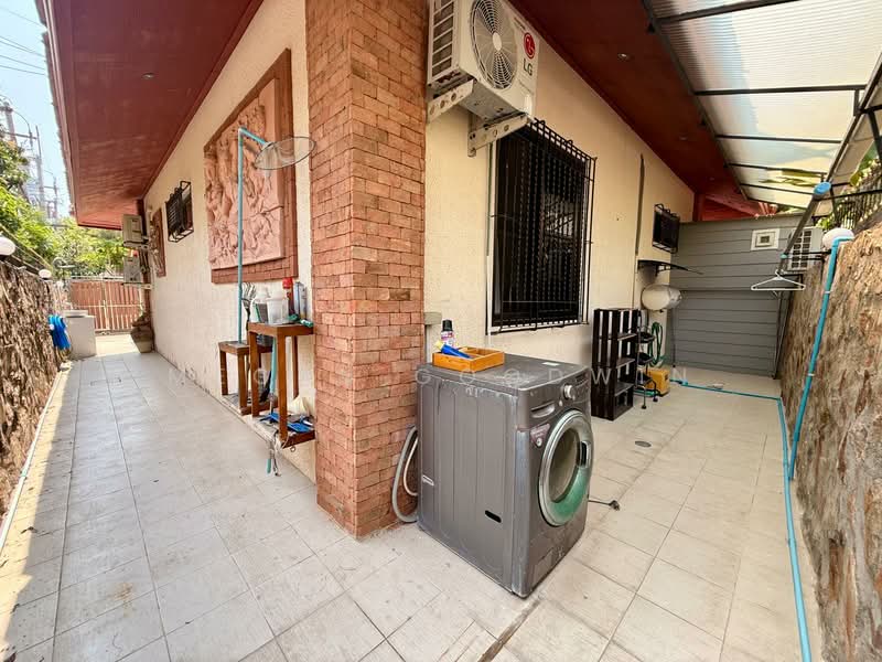 Pratumnak Pool Villa, Chon Buri (Pattaya), 352/161 Pratumnak soi5 Pattaya, Nong Pru, Bang Lamung (Pattaya), Chon Buri (Pattaya), 3 Bedrooms, 250 sqm, Villa For Rent, by Megan Goodwin, 500171556 - DDproperty.com