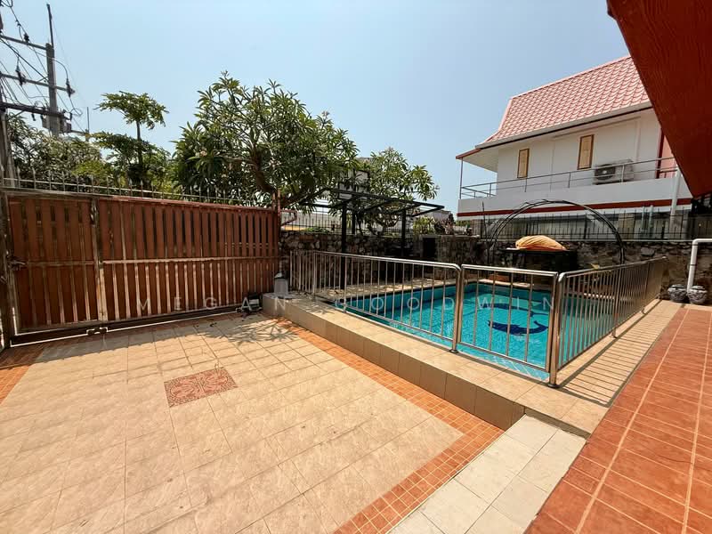 Pratumnak Pool Villa, Chon Buri (Pattaya), 352/161 Pratumnak soi5 Pattaya, Nong Pru, Bang Lamung (Pattaya), Chon Buri (Pattaya), 3 Bedrooms, 250 sqm, Villa For Rent, by Megan Goodwin, 500171556 - DDproperty.com
