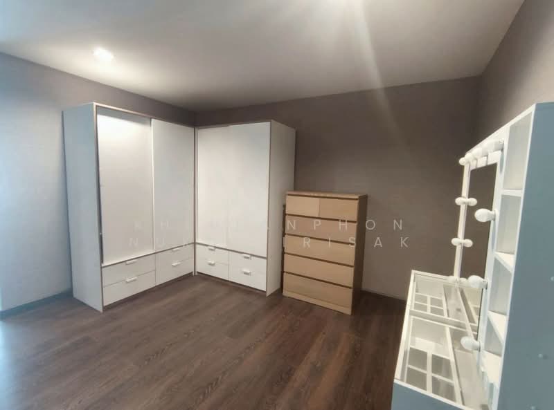 The Park Lane 22, Bangkok, 42 Soi Pridi Banomyong 45, Khlong Tan Nua, Watthana, Bangkok, 3 Bedrooms, 300 sqm, Townhouse For Rent, by Khlueanphon Nukulsirisak, 500171568 - DDproperty.com