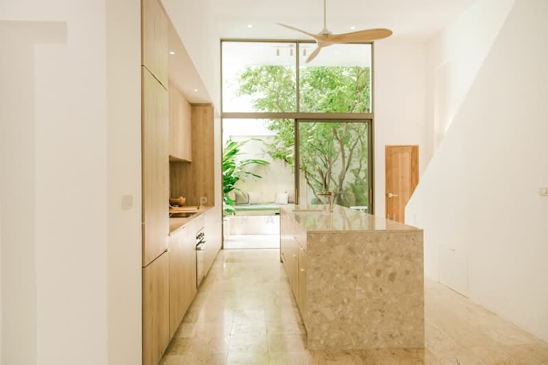 4-BR Townhouse, Bangkok, Khlong Tan Nua, Watthana, Bangkok, 4 Bedrooms, 350 sqm, Townhouse For Sale, by Pemika Aukkaraleekul, 500171588 - DDproperty.com