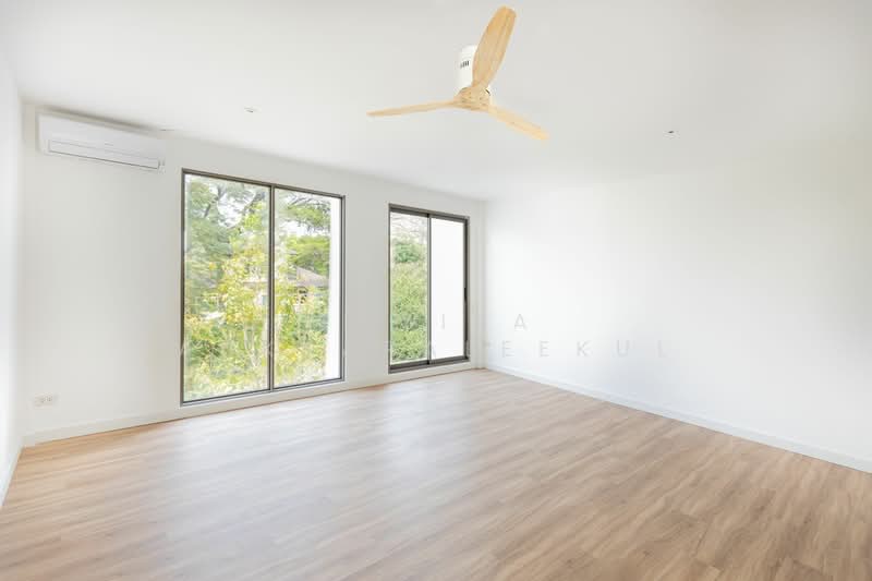 4-BR Townhouse, Bangkok, Khlong Tan Nua, Watthana, Bangkok, 4 Bedrooms, 350 sqm, Townhouse For Sale, by Pemika Aukkaraleekul, 500171588 - DDproperty.com