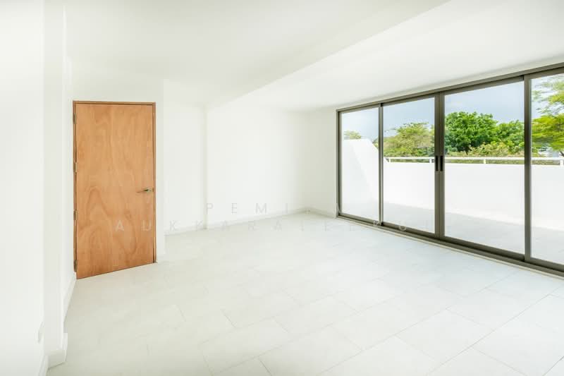 4-BR Townhouse, Bangkok, Khlong Tan Nua, Watthana, Bangkok, 4 Bedrooms, 350 sqm, Townhouse For Sale, by Pemika Aukkaraleekul, 500171588 - DDproperty.com