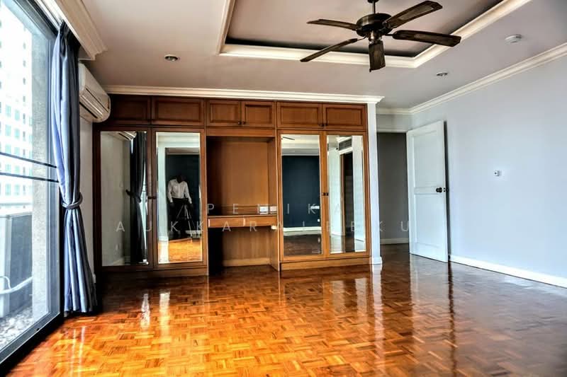 Asoke Towers, Bangkok, Sukhumvit 21 Road, Khlongtoei Nua, Watthana, Bangkok, 3 Bedrooms, 286 sqm, Condo For Sale, by Pemika Aukkaraleekul, 500171593 - DDproperty.com