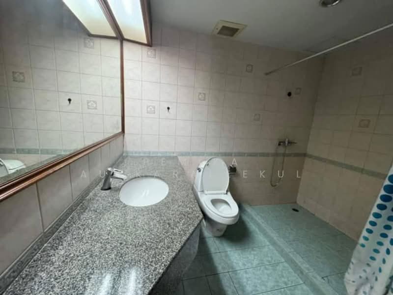 Asoke Place, Bangkok, Asok Montri Rd, Khlongtoei Nua, Watthana, Bangkok, 2 Bedrooms, 138 sqm, Condo For Sale, by Pemika Aukkaraleekul, 500171626 - DDproperty.com