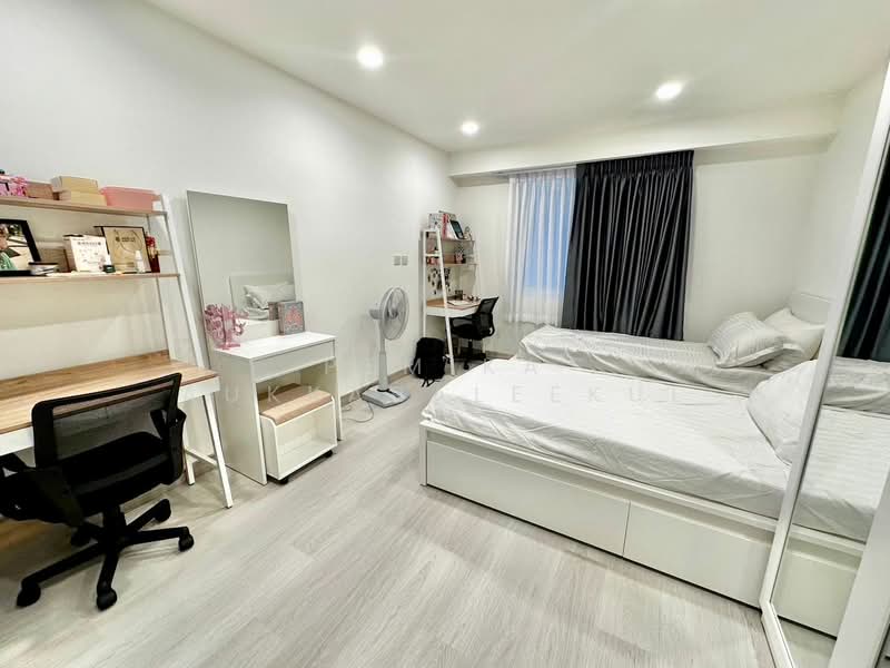 Royal Castle Sukhumvit, Bangkok, 30 Soi Sukhumvit 39, Khlongtoei Nua, Watthana, Bangkok, 3 Bedrooms, 164 sqm, Condo For Sale, by Pemika Aukkaraleekul, 500171630 - DDproperty.com