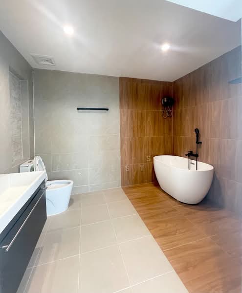 Baan Klang Muang Ladprao-Yothin Phatthana, Bangkok, Soi Baan Klang Muang Ladprao-Yothin Phatthana, Lat Phrao, Lat Phrao, Bangkok, 3 Bedrooms, 180 sqm, Townhouse For Rent, by Forty-Six Real Estate Group, 500171640 - DDproperty.com