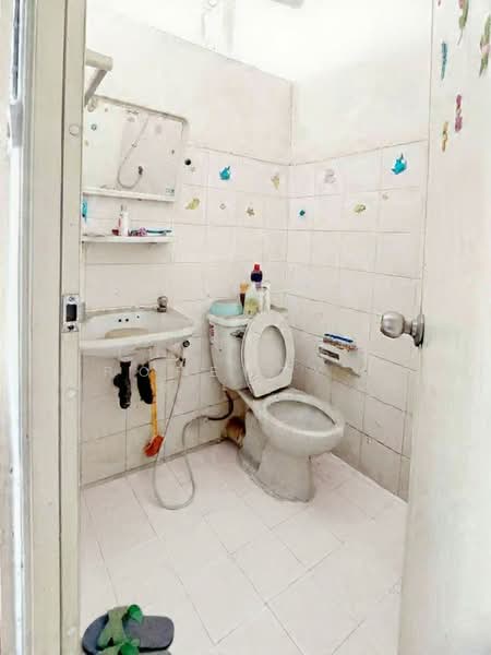 Baan Eua-Athorn Romklao 1-6, Bangkok, Kheha Rom Klao Road, Khlong Song Ton Nun, Lat Krabang, Bangkok, 1 Bedroom, 33 sqm, Condo For Sale, by The Best Property เป้า, 500171666 - DDproperty.com