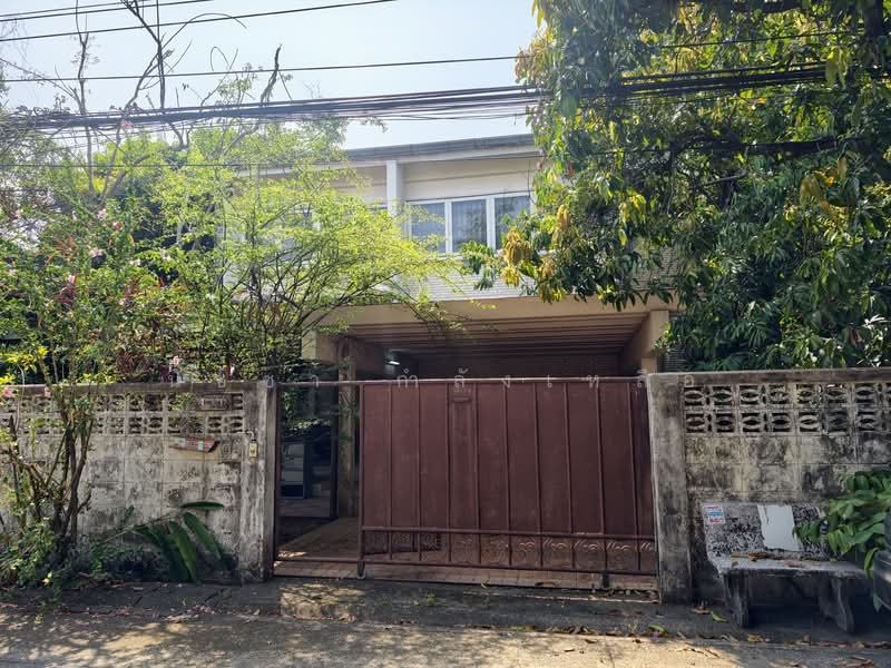 Ladprao Road Soi 110, Bangkok, ลาดพร้าว, Phlapphla, Wang Thonglang, Bangkok, 4 Bedrooms, 200 sqm, Single Detached House For Sale, by นัชชา กำลังเหลือ, 500171670 - DDproperty.com
