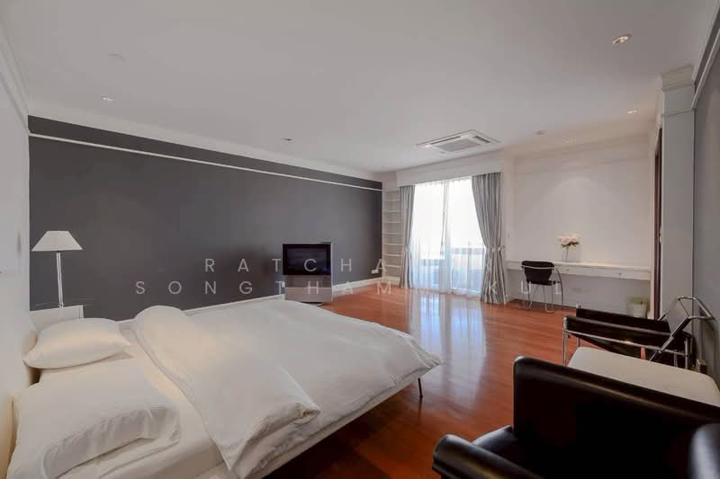 Las Colinas, Bangkok, Sukhumvit 21 Road, Khlongtoei Nua, Watthana, Bangkok, 5 Bedrooms, 698 sqm, Condo For Sale, by Ratchanon Songthammakul, 500171703 - DDproperty.com