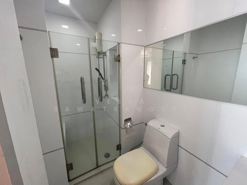 Thru Thonglor, Bangkok, Petchaburi Road, Bang Kapi, Huai Khwang, Bangkok, 1 Bedroom, 31 sqm, Condo For Sale, by Veera Sawatrangsri, 500171739 - DDproperty.com