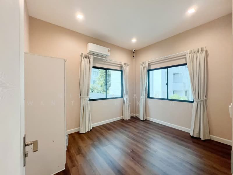 Bangkok Boulevard Donmueang-Chaengwattana, Bangkok, Nawong Pracha Phatthana Road, Si Khan, Don Mueang, Bangkok, 4 Bedrooms, 246 sqm, Single Detached House For Rent, by Nitchakarn  Wanitwichakornkit , 500171774 - DDproperty.com