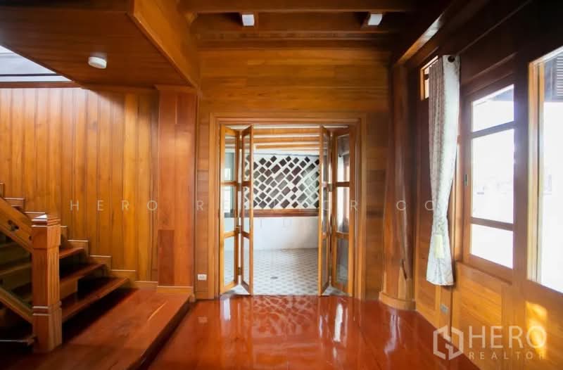 For Sale 3 Bedroom Detached House in Samsen Nok, Huai Khwang, Bangkok – Near Central Plaza hre00329, Bangkok, Samsen Nok, Huai Khwang, Bangkok, 3 Bedrooms, 300 sqm, Single Detached House For Sale, by Hero Realtor Co., Ltd., 500171803 - DDproperty.com