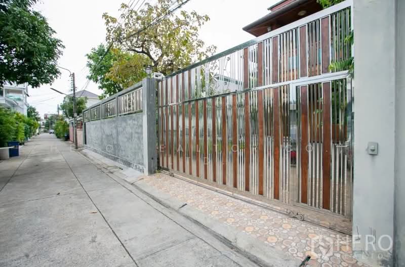 For rent Detached House in Samsen Nok, Huai Khwang, Bangkok hre00329, Bangkok, Samsen Nok, Huai Khwang, Bangkok, 3 Bedrooms, 300 sqm, Single Detached House For Rent, by Hero Realtor Co., Ltd., 500171815 - DDproperty.com