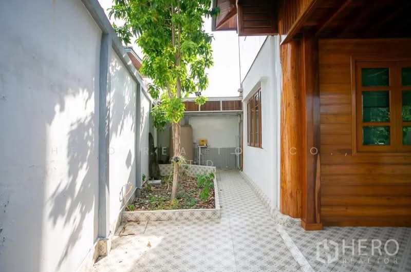 For rent Detached House in Samsen Nok, Huai Khwang, Bangkok hre00329, Bangkok, Samsen Nok, Huai Khwang, Bangkok, 3 Bedrooms, 300 sqm, Single Detached House For Rent, by Hero Realtor Co., Ltd., 500171815 - DDproperty.com