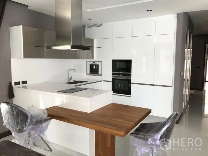 For Rent 4 Bedroom Detached House in Baan Issara Rama 9 in Hua Mak, Bang Kapi, Bangkok hre00328, Bangkok, Bang Kapi, Huai Khwang, Bangkok, 4 Bedrooms, 500 sqm, Single Detached House For Rent, by Hero Realtor Co., Ltd., 500171829 - DDproperty.com