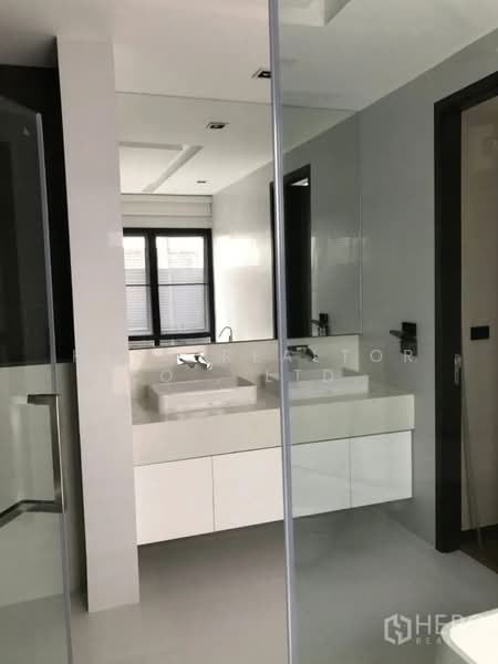 For Rent 4 Bedroom Detached House in Baan Issara Rama 9 in Hua Mak, Bang Kapi, Bangkok hre00328, Bangkok, Bang Kapi, Huai Khwang, Bangkok, 4 Bedrooms, 500 sqm, Single Detached House For Rent, by Hero Realtor Co., Ltd., 500171829 - DDproperty.com