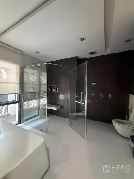 For Rent 4 Bedroom Detached House in Baan Issara Rama 9 in Hua Mak, Bang Kapi, Bangkok hre00328, Bangkok, Bang Kapi, Huai Khwang, Bangkok, 4 Bedrooms, 500 sqm, Single Detached House For Rent, by Hero Realtor Co., Ltd., 500171829 - DDproperty.com