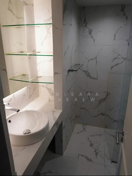 The Clover Thonglor Residence, Bangkok, Soi Sukhumvit 55, Khlong Tan Nua, Watthana, Bangkok, 1 Bedroom, 36 sqm, Condo For Sale, by Chanisara Kruakaew, 500171943 - DDproperty.com