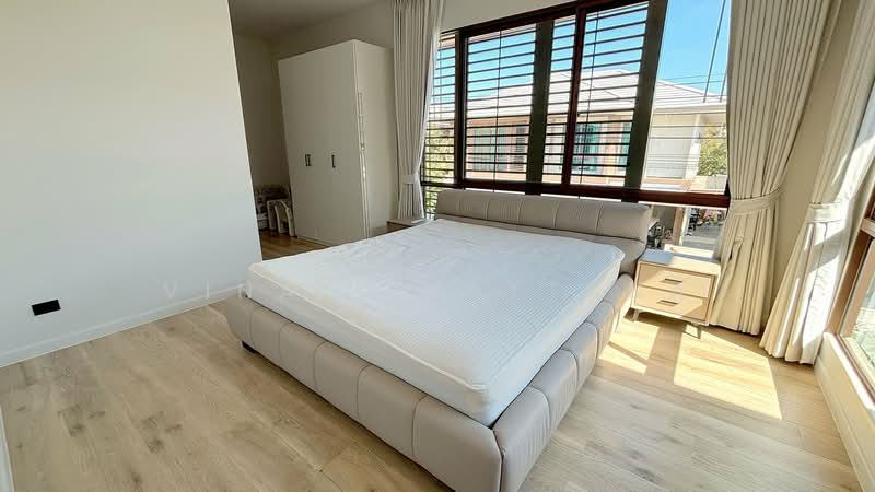 Burasiri Krungthep Kreetha, Bangkok, 95 Soi Pracha Ruam Chai, Hua Mak, Bang Kapi, Bangkok, 4 Bedrooms, 300 sqm, Single Detached House For Rent, by Vinai  Wattana, 500171971 - DDproperty.com