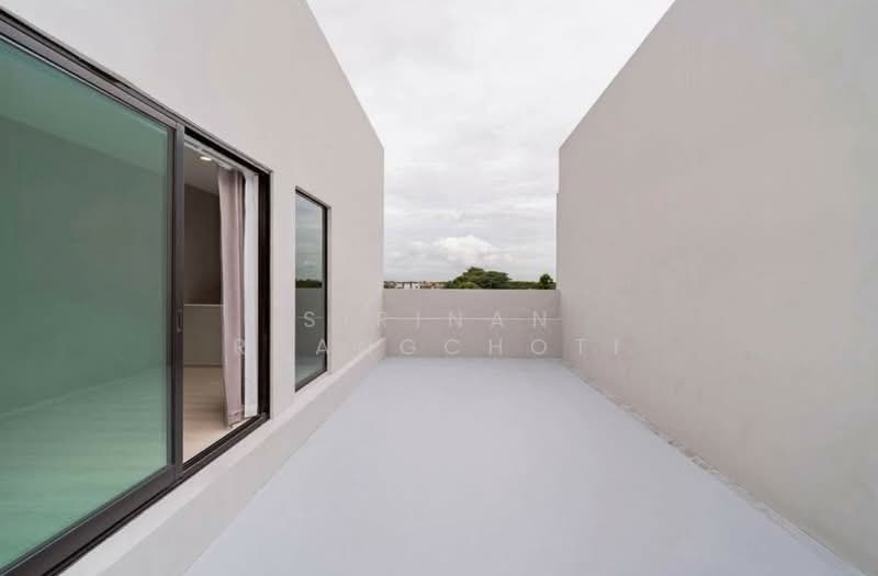 Nirvana DEFINE Krungthep Kreetha, Bangkok, Srinakarin-Romklao Road, Hua Mak, Bang Kapi, Bangkok, 3 Bedrooms, 203 sqm, Townhouse For Rent, by Sirinan Ruangchoti, 500172069 - DDproperty.com