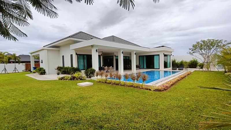 3-BR Villa, Prachuap Khiri Khan, Wang-Pong, Pran Buri, Prachuap Khiri Khan, 3 Bedrooms, 220 sqm, Villa For Sale, by Netsakaw Thongsritep, 500172087 - DDproperty.com