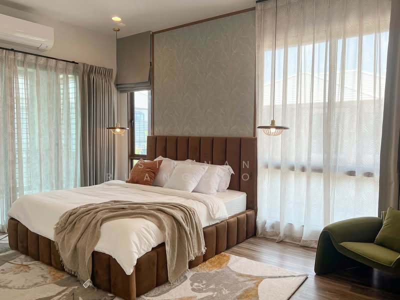 Burasiri Krungthep Kreetha, Bangkok, 95 Soi Pracha Ruam Chai, Hua Mak, Bang Kapi, Bangkok, 4 Bedrooms, 238 sqm, Single Detached House For Sale, by Sirinan Ruangchoti, 500172100 - DDproperty.com