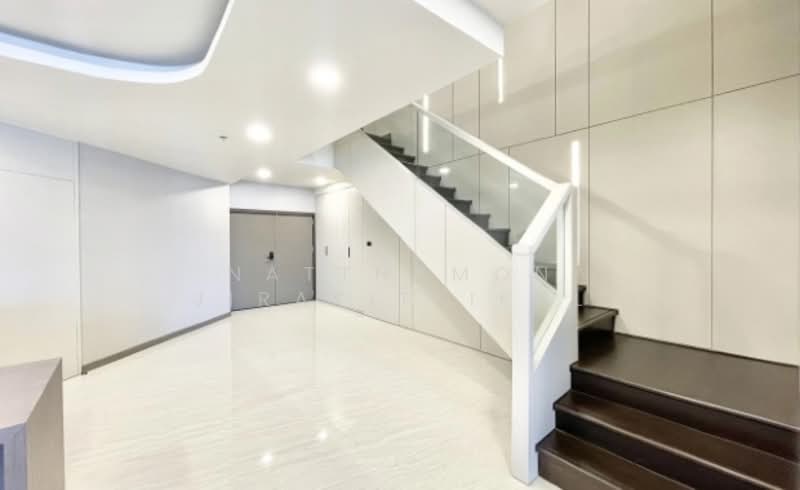 Crystal Garden, Bangkok, 217 Sukhumvit 4 Alley, Khlong Toei, Khlong Toei, Bangkok, 4 Bedrooms, 311 sqm, Condo For Rent, by Natthamon Jirakittikul, 500172114 - DDproperty.com