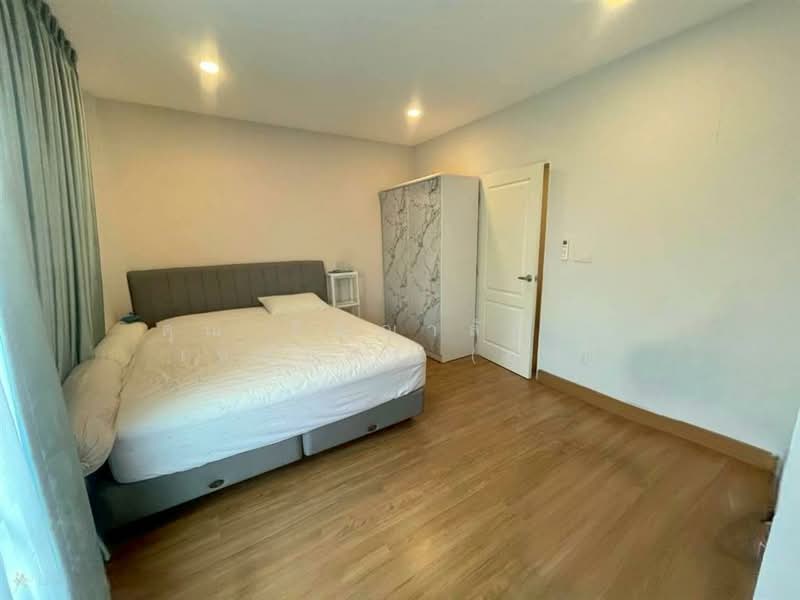 Centro Rama 9-Motorway, Bangkok, Rural Development 3 Road, Khlong Song Ton Nun, Lat Krabang, Bangkok, 4 Bedrooms, 280 sqm, Single Detached House For Sale, by คุณ ภิญญาลักษณ์ เทพบุตร (ยุ้ย), 500172130 - DDproperty.com