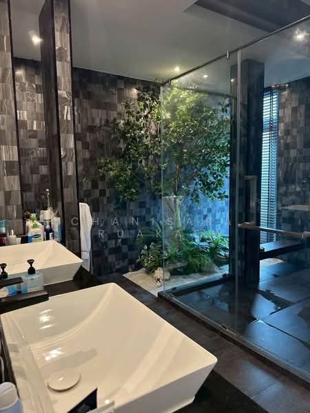 3-BR House, Bangkok, Khlong Tan Nua, Watthana, Bangkok, 3 Bedrooms, 622 sqm, Single Detached House For Sale, by Chanisara Kruakaew, 500172146 - DDproperty.com