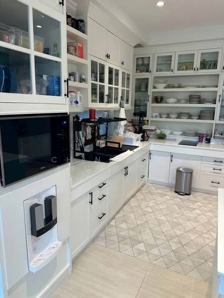 3-BR House, Bangkok, Khlong Tan Nua, Watthana, Bangkok, 3 Bedrooms, 622 sqm, Single Detached House For Sale, by Chanisara Kruakaew, 500172146 - DDproperty.com