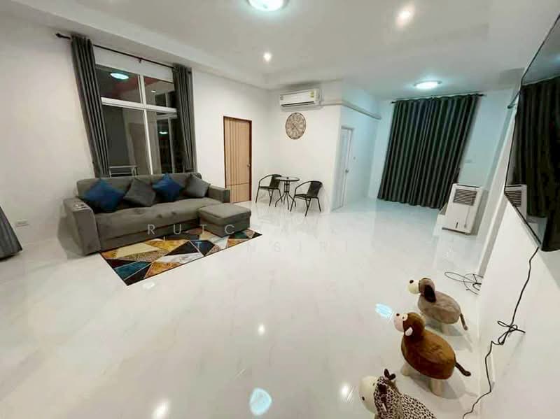 บ้านในโครงการ ให้เช่า – ใกล้บิ๊กซีแม่เหียะ เพียง 10 นาที ค่าเช่า 22,000 บาท / เดือน รหัสทรัพย์ : No., Chiang Mai, San Phak Wan, Hang Dong, Chiang Mai, 2 Bedrooms, 150 sqm, Single Detached House For Rent, by Rutchaporn Tunsiri, 500172176 - DDproperty.com