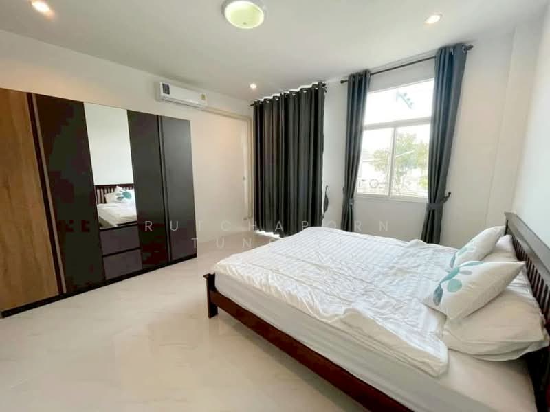 บ้านในโครงการ ให้เช่า – ใกล้บิ๊กซีแม่เหียะ เพียง 10 นาที ค่าเช่า 22,000 บาท / เดือน รหัสทรัพย์ : No., Chiang Mai, San Phak Wan, Hang Dong, Chiang Mai, 2 Bedrooms, 150 sqm, Single Detached House For Rent, by Rutchaporn Tunsiri, 500172176 - DDproperty.com