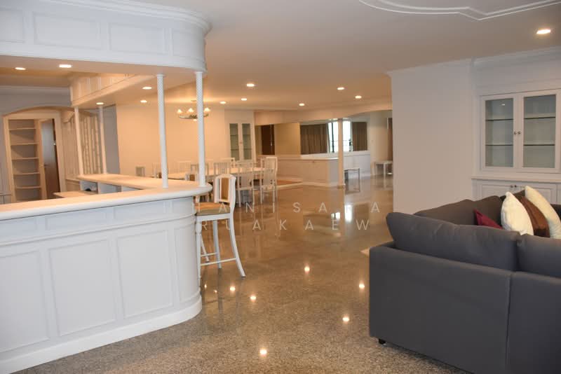 Oriental Towers, Bangkok, 25 Soi Ekkamai 12, Ekkamai Road, Khlong Tan Nua, Watthana, Bangkok, 5 Bedrooms, 458 sqm, Condo For Sale, by Chanisara Kruakaew, 500172231 - DDproperty.com