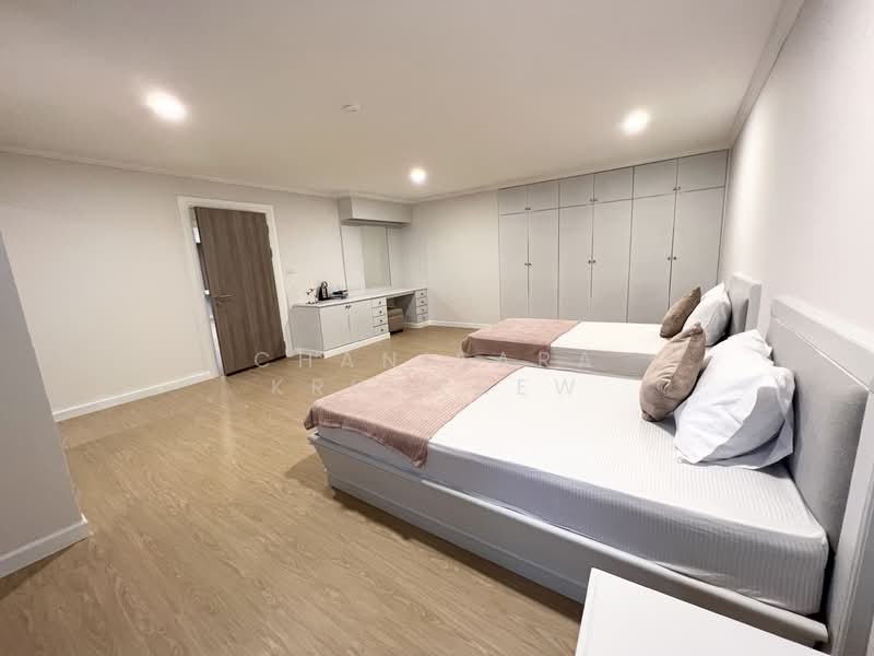 Oriental Towers, Bangkok, 25 Soi Ekkamai 12, Ekkamai Road, Khlong Tan Nua, Watthana, Bangkok, 5 Bedrooms, 458 sqm, Condo For Sale, by Chanisara Kruakaew, 500172231 - DDproperty.com