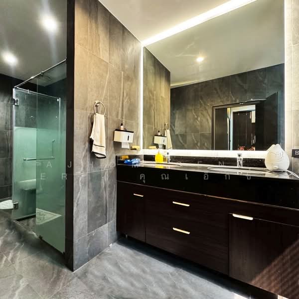 บ้าน3ชั้นพร้อมสระว่ายน้ำ ขนาด97ตรว. ซ.อินทามระ28, Bangkok, Din Daeng, Din Daeng, Bangkok, 5 Bedrooms, 490 sqm, Single Detached House For Sale, by AJHOMECENTER - คุณเอ็กซ์, 500172238 - DDproperty.com