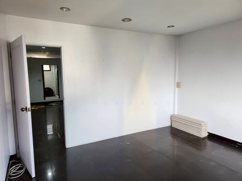 ตึกแถวตรงข้ามวัดสร้อยทาง, Bangkok, ประชาราษฎร์ สาย 1, Bang Sue, Bang Sue, Bangkok, , 144 sqm, Shophouse For Rent, by ที่ทางอสังหา, 500172312 - DDproperty.com