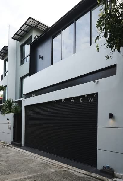 3-BR House, Bangkok, Phra Kanong Nua, Watthana, Bangkok, 3 Bedrooms, 350 sqm, Single Detached House For Rent, by Chanisara Kruakaew, 500172327 - DDproperty.com