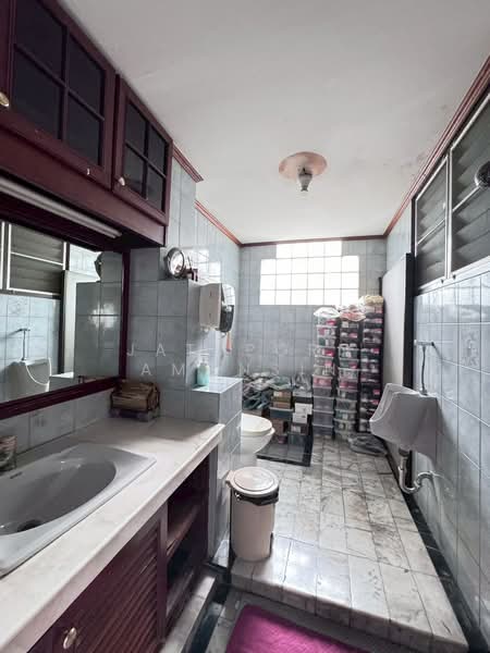 ขายบ้านเดี่ยว 2 ชั้น แปลงมุม 148 ตร.วา ใจกลางงามวงศ์วาน47 แยก1-3, Bangkok, Thung Song Hong, Lak Si, Bangkok, 5 Bedrooms, 300 sqm, Single Detached House For Sale, by Jatuporn Amonsin, 500172341 - DDproperty.com