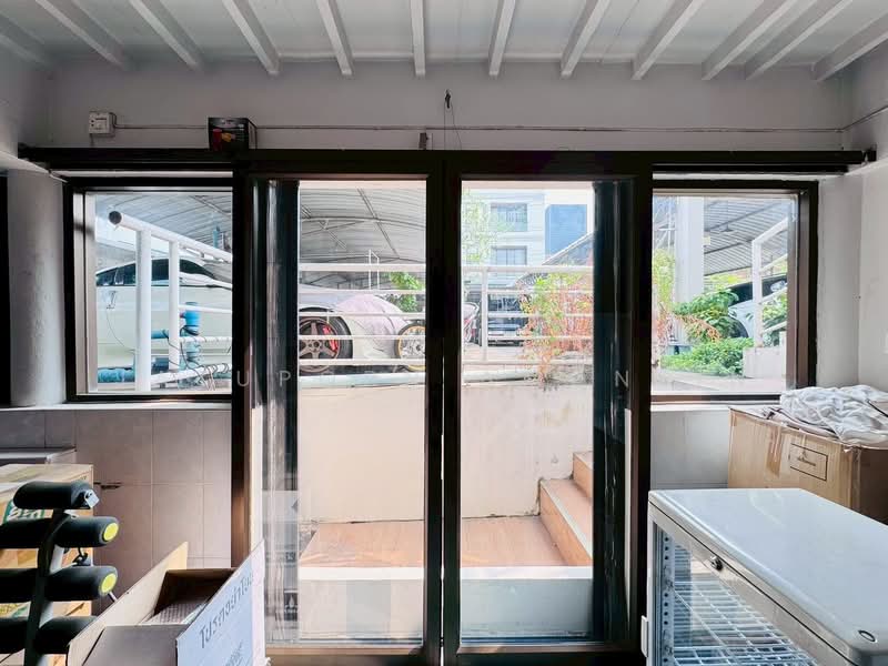 ขายบ้านเดี่ยว 2 ชั้น แปลงมุม 148 ตร.วา ใจกลางงามวงศ์วาน47 แยก1-3, Bangkok, Thung Song Hong, Lak Si, Bangkok, 5 Bedrooms, 300 sqm, Single Detached House For Sale, by Jatuporn Amonsin, 500172341 - DDproperty.com