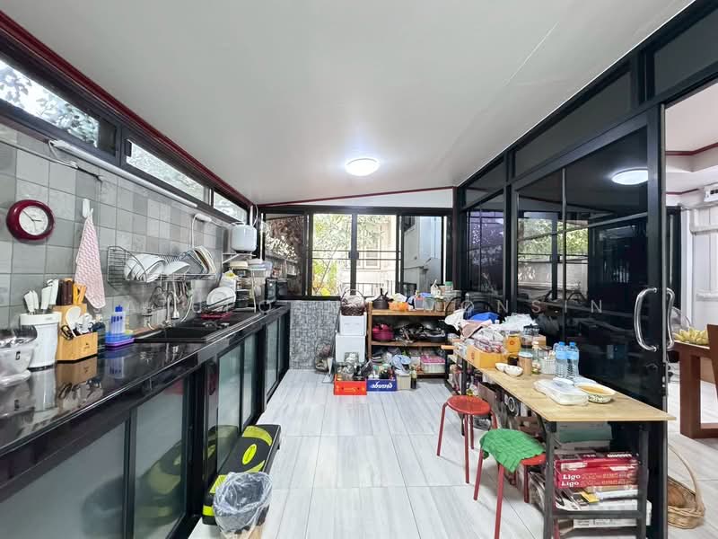 ขายบ้านเดี่ยว 2 ชั้น แปลงมุม 148 ตร.วา ใจกลางงามวงศ์วาน47 แยก1-3, Bangkok, Thung Song Hong, Lak Si, Bangkok, 5 Bedrooms, 300 sqm, Single Detached House For Sale, by Jatuporn Amonsin, 500172341 - DDproperty.com