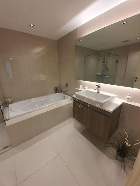 Vtara Sukhumvit 36, Bangkok, 118 Soi Saen Sabai, Phra Kanong, Khlong Toei, Bangkok, 2 Bedrooms, 66 sqm, Condo For Rent, by Chanisara Kruakaew, 500172360 - DDproperty.com