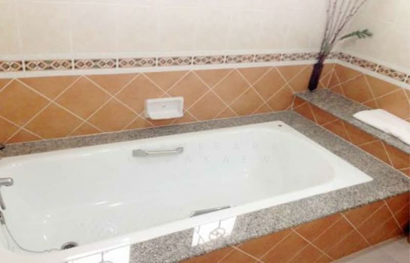 3-BR House, Bangkok, Samsen Nok, Huai Khwang, Bangkok, 3 Bedrooms, 240 sqm, Single Detached House For Rent, by Chanisara Kruakaew, 500172400 - DDproperty.com