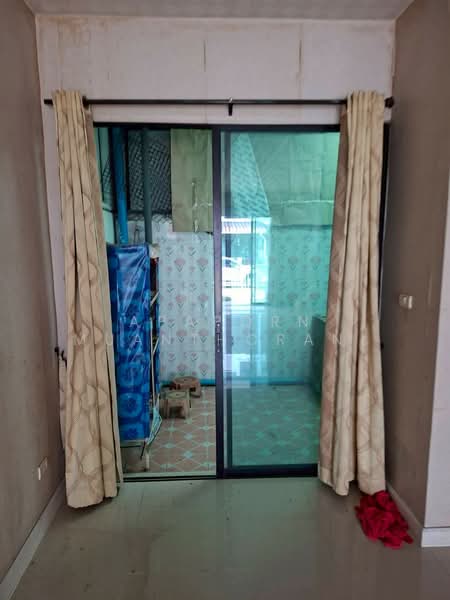 ขายทาวน์โฮม 3 ชั้น หมู่บ้านซิกเนเจอร์ เอกชัย-บางบอน รีโนเวทใหม่ทั้งหลัง ราคาถูกสุดในโครงการ, กรุงเทพ, เอกชัย, บางบอน, บางบอน, กรุงเทพ, 184 ตร.ม., ทาวน์เฮ้าส์ ขาย, โดย Apaporn Muanthorani, 500172443 - DDproperty.com