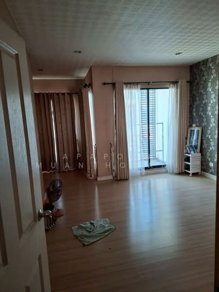 ขายทาวน์โฮม 3 ชั้น หมู่บ้านซิกเนเจอร์ เอกชัย-บางบอน รีโนเวทใหม่ทั้งหลัง ราคาถูกสุดในโครงการ, Bangkok, เอกชัย, Bang Bon, Bangkok, 3 Bedrooms, 184 sqm, Townhouse For Sale, by Apaporn Muanthorani, 500172443 - DDproperty.com